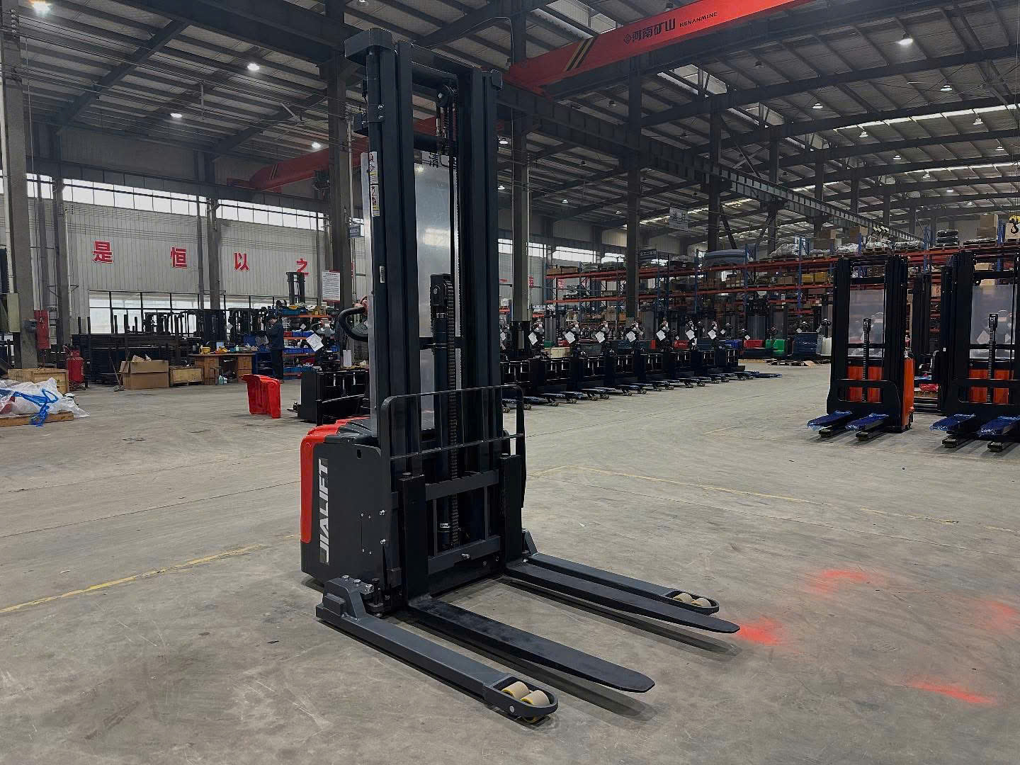 Xe nâng chân rộng 1,6 tấn CL1630GEY