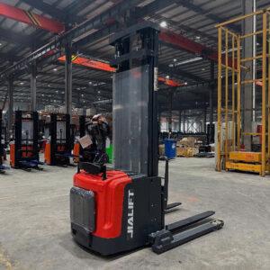 Xe nâng Stacker chân rộng 2 tấn CL2030GAY