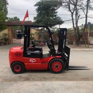 xe nâng dầu 3 tấn ep cpcd30t8
